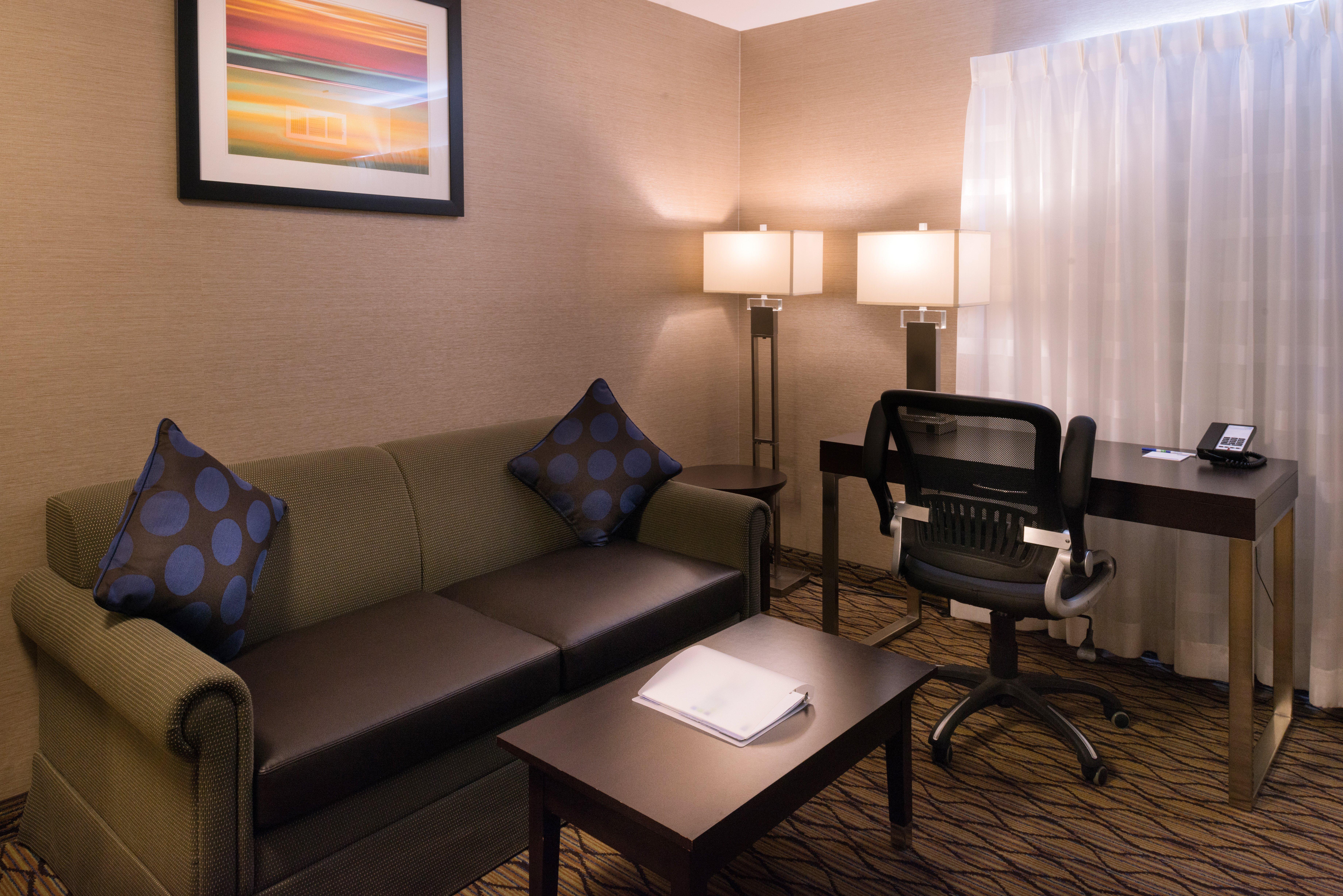 Holiday Inn Express & Suites Pasadena - Los Angeles By Ihg Екстер'єр фото