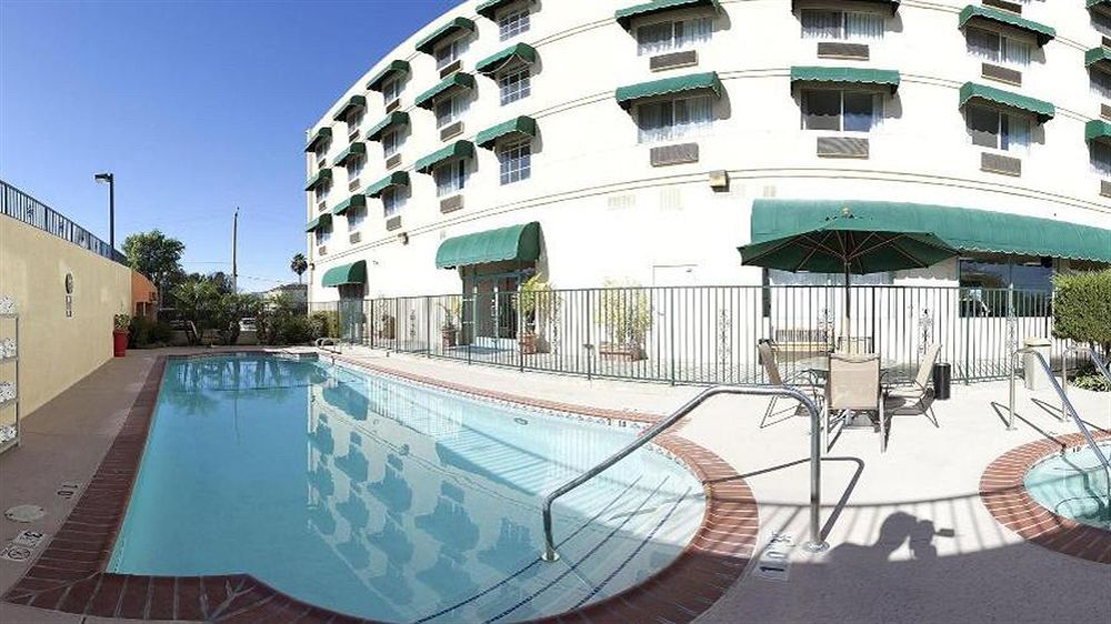 Holiday Inn Express & Suites Pasadena - Los Angeles By Ihg Екстер'єр фото